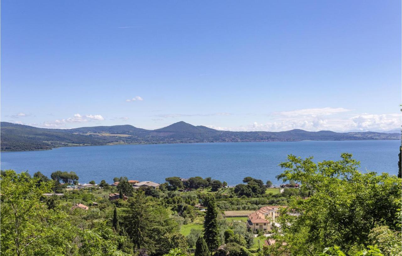 Cozy Home In Anguillara Sabazia With Kitchenette 外观 照片
