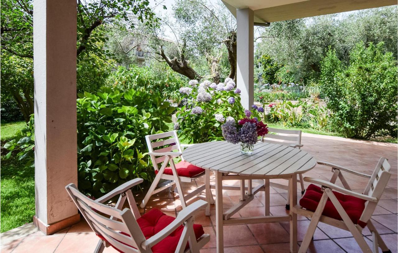 Cozy Home In Anguillara Sabazia With Kitchenette 外观 照片