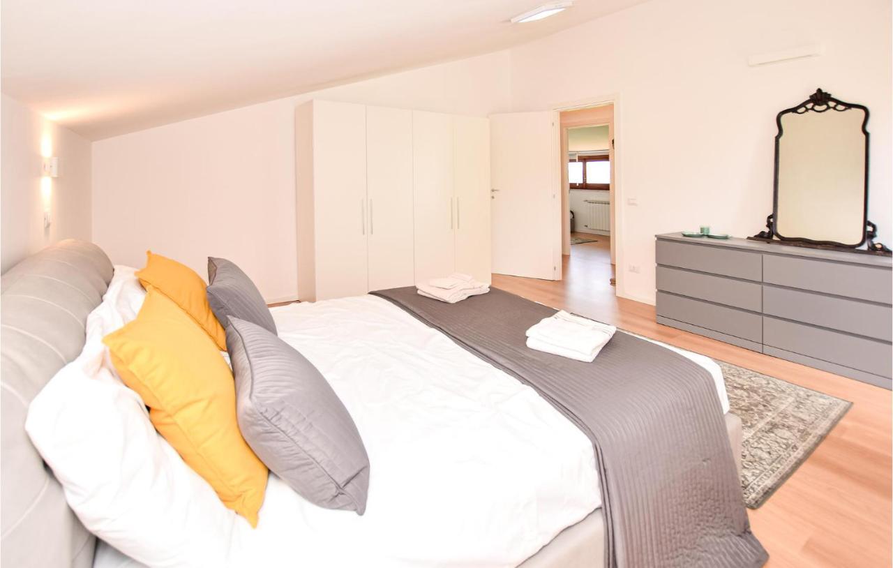 Cozy Home In Anguillara Sabazia With Kitchenette 外观 照片