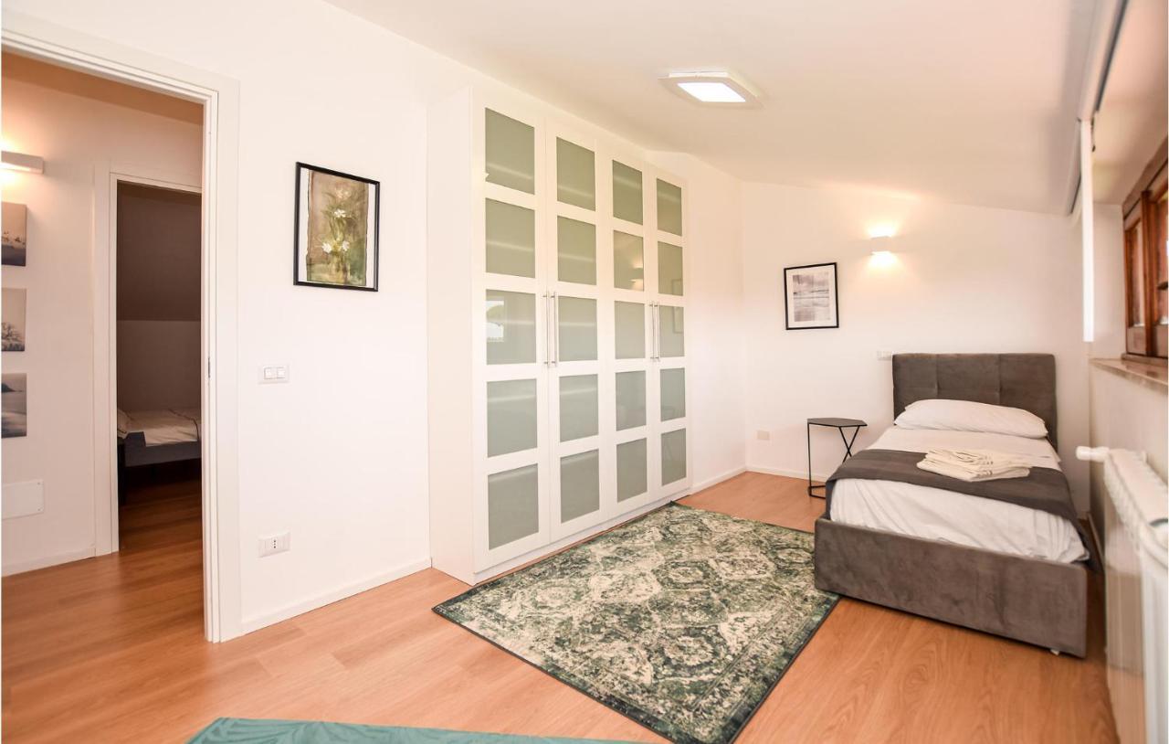 Cozy Home In Anguillara Sabazia With Kitchenette 外观 照片