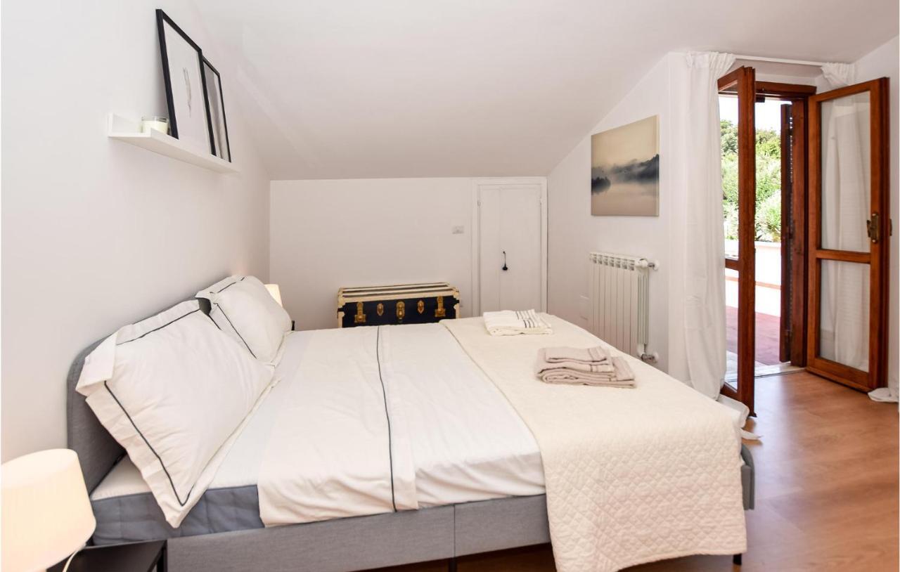 Cozy Home In Anguillara Sabazia With Kitchenette 外观 照片