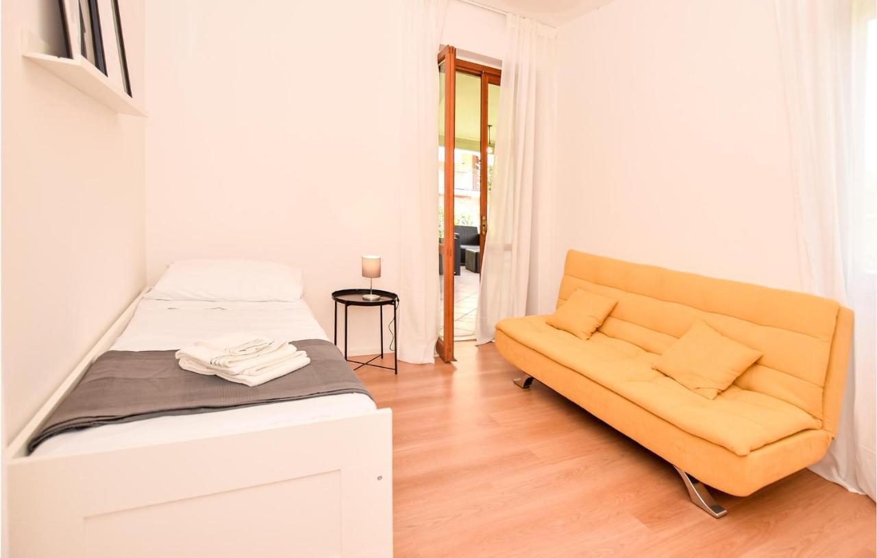 Cozy Home In Anguillara Sabazia With Kitchenette 外观 照片