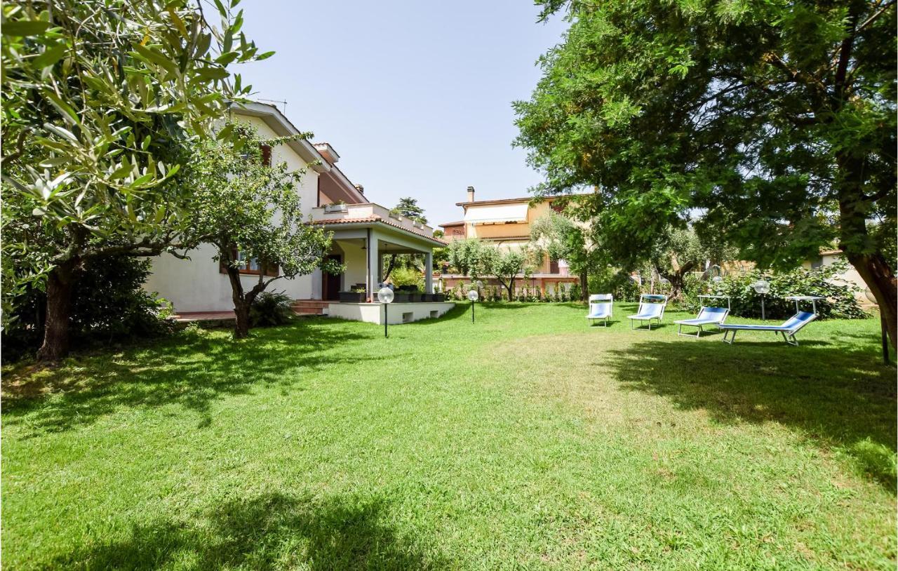 Cozy Home In Anguillara Sabazia With Kitchenette 外观 照片
